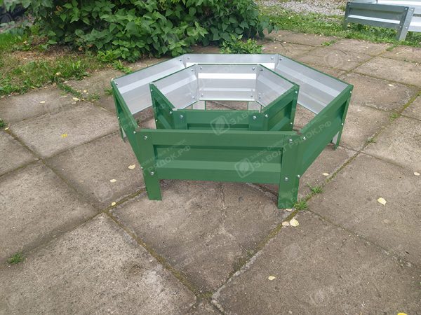 2-zelenaya.jpg Клумба шестигранная с полимерным покрытием (2 яруса) — изображение 2